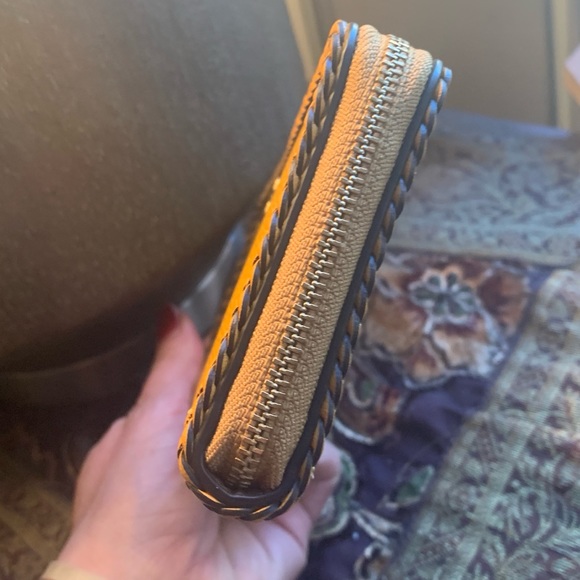 Authentic COACH 1941 Polished pebble leather & smooth leather zip around wallet - Picture 10 of 13